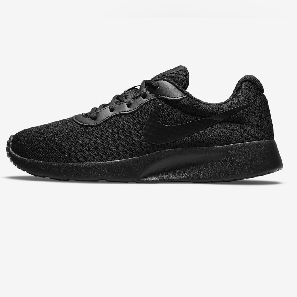 Nike Tanjun Women's Shoes size 7 color black lightweight brand new